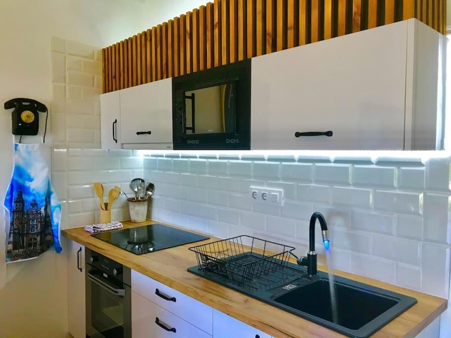 Casa nueva en Vigo-Mos con Chimenea y Jacuzzi Obsequio kit desayuno y botella de cava Pontevedra Exterior foto